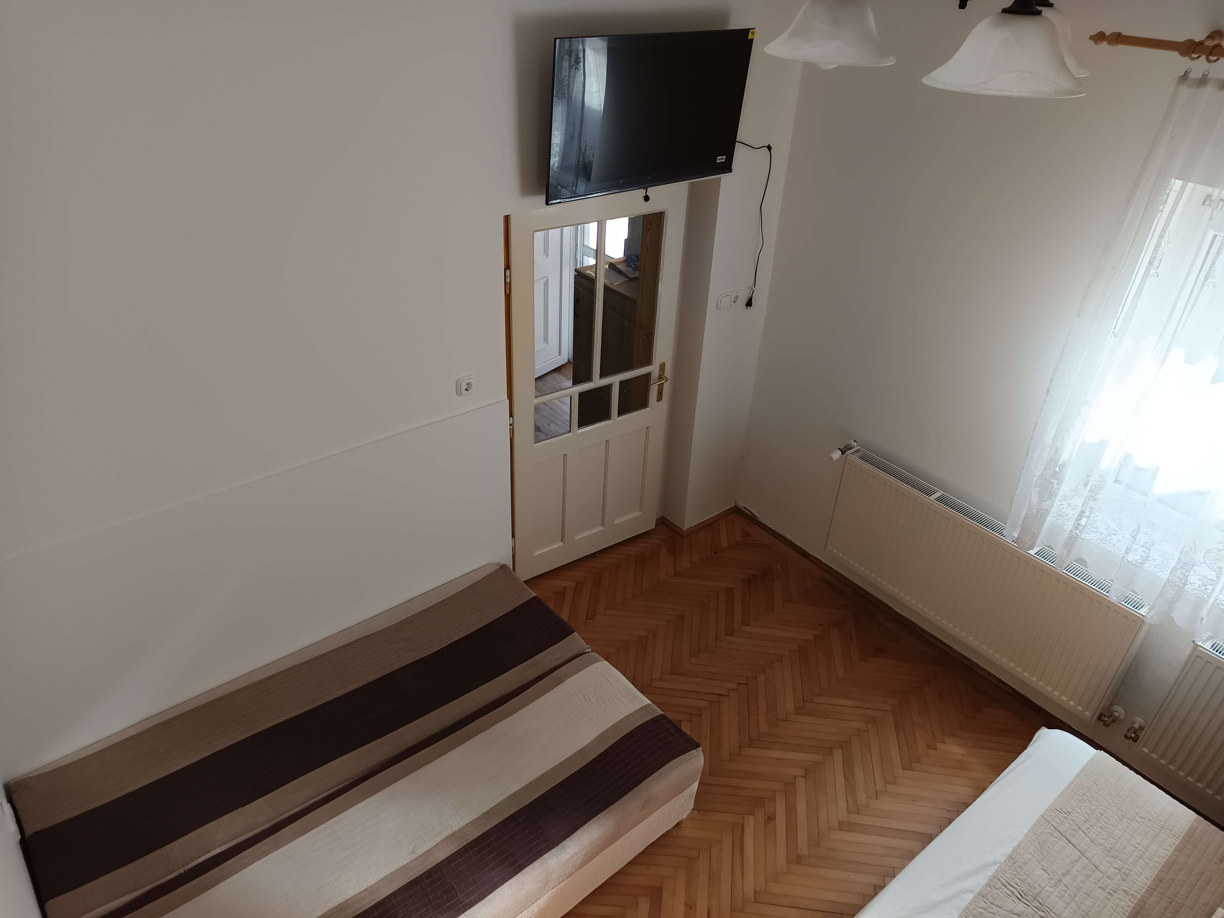 gallery.indoor.bedroom1