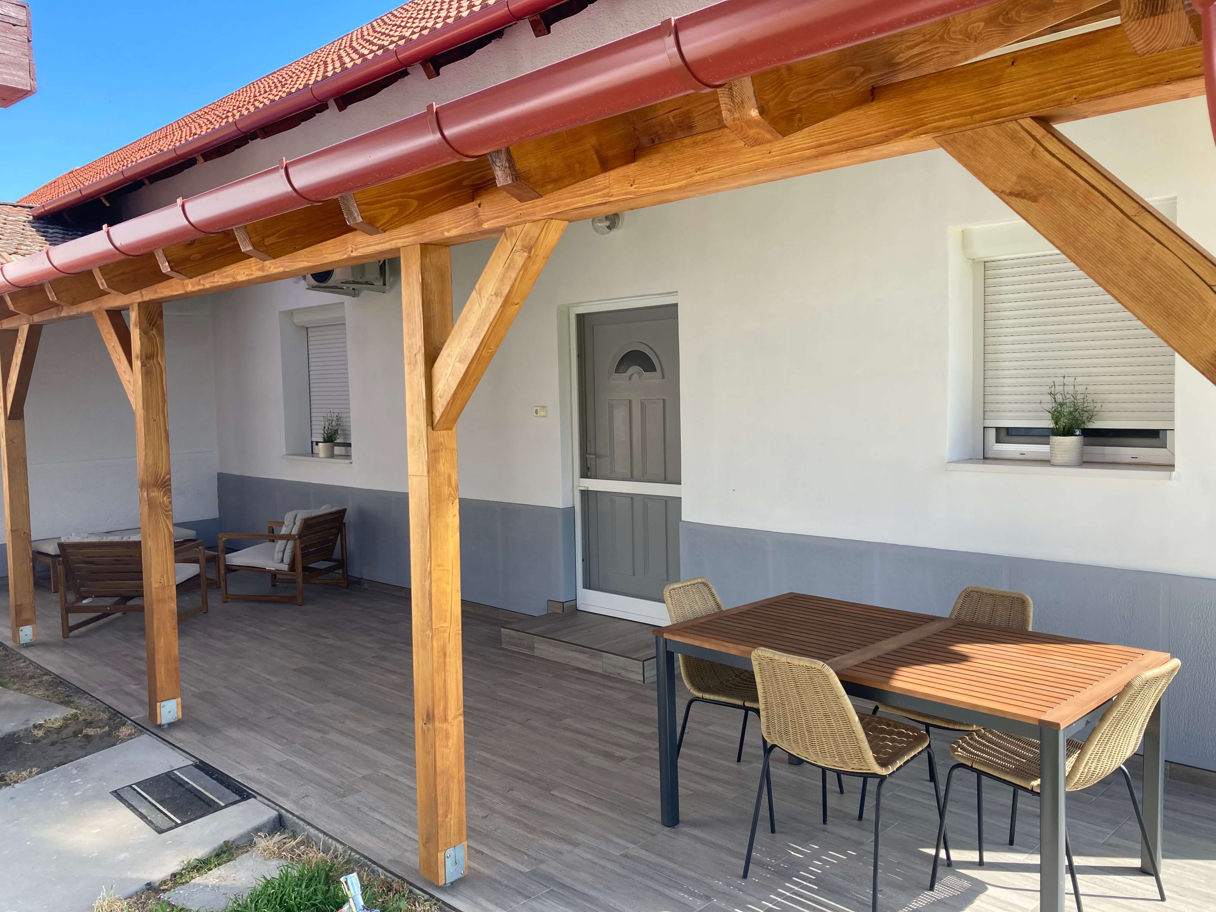 gallery.outdoor.terrace